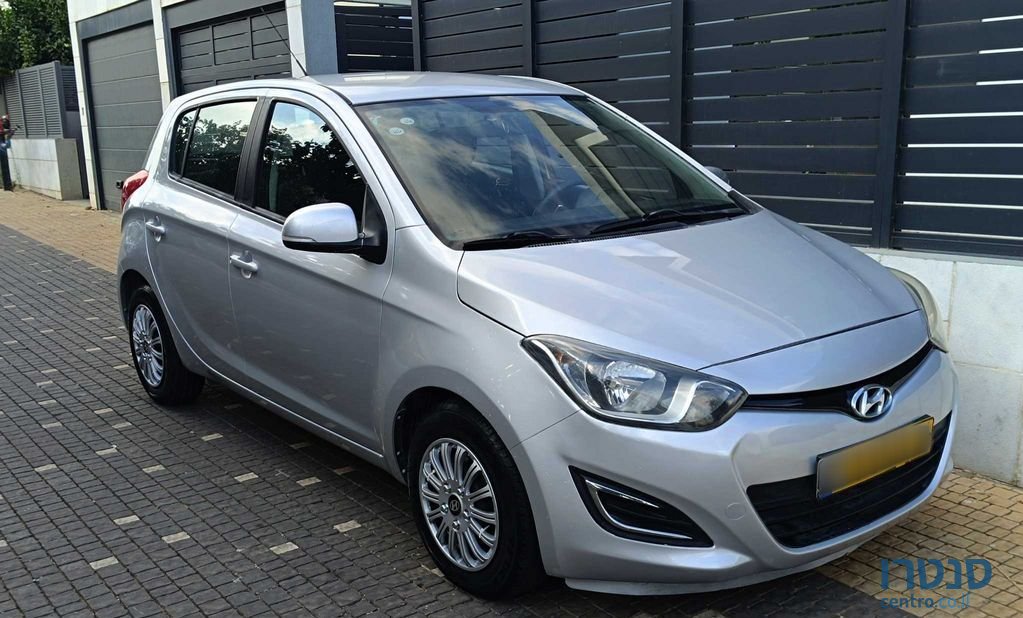 2014' Hyundai i20 יונדאי photo #1