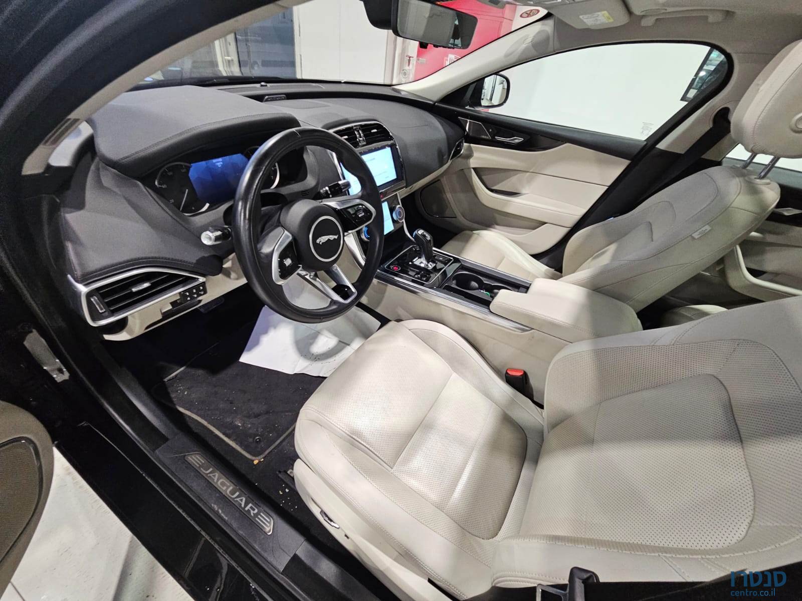 2021' Jaguar XE photo #4