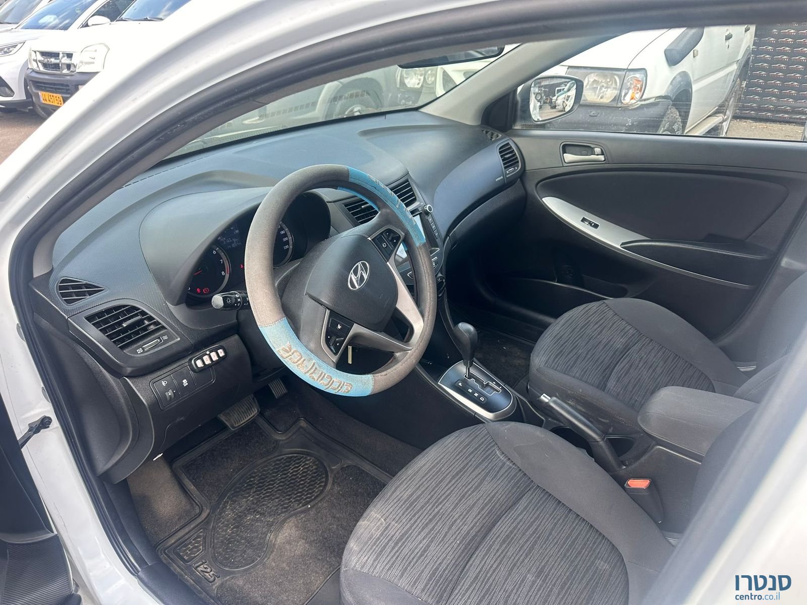 2017' Hyundai i25 יונדאי photo #5