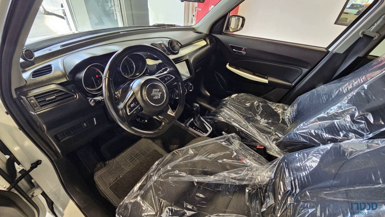 2021' Suzuki Swift photo #5