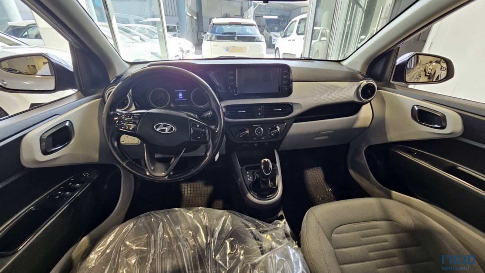 2022' Hyundai i10 photo #6