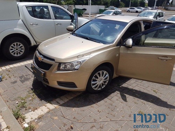 2010' Chevrolet Cruze photo #1