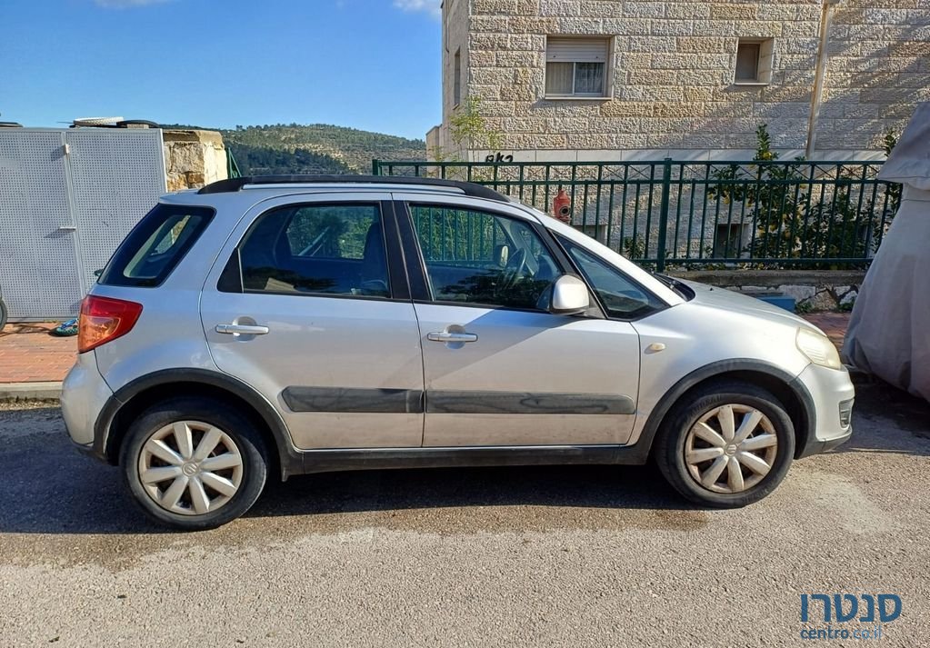 2013' Suzuki SX4 סוזוקי photo #1