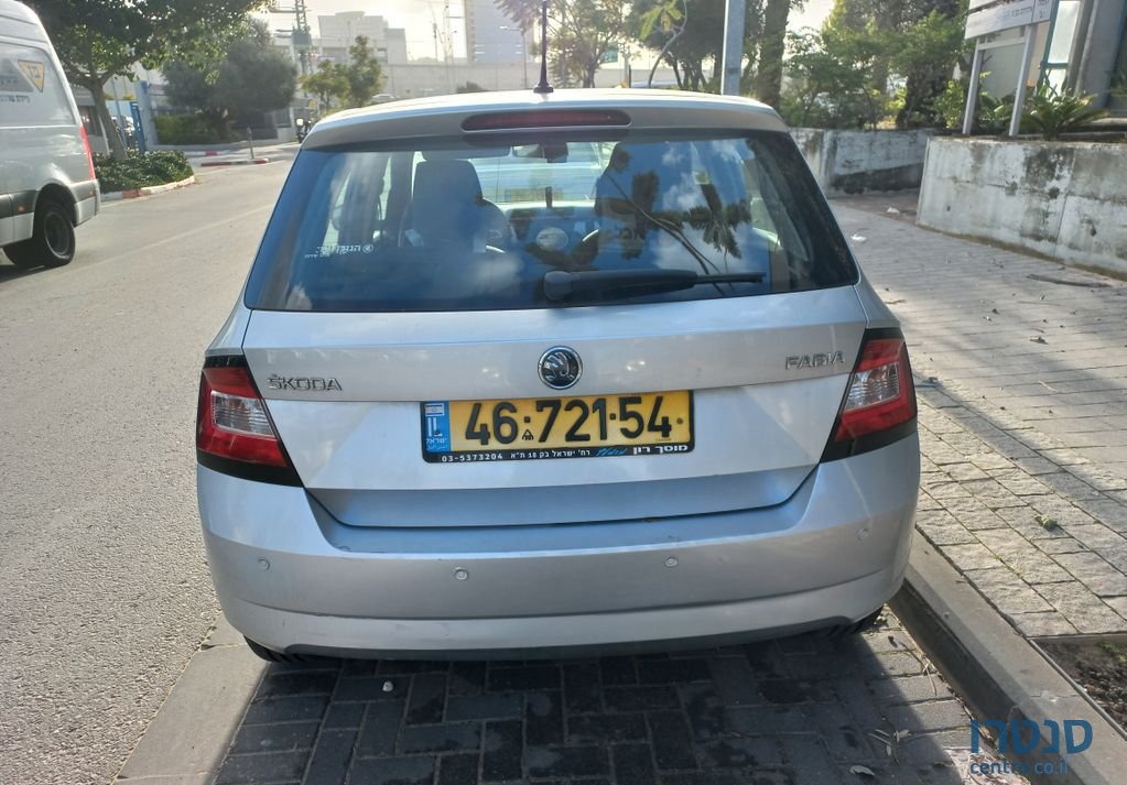 2015' Skoda Fabia סקודה פאביה photo #5