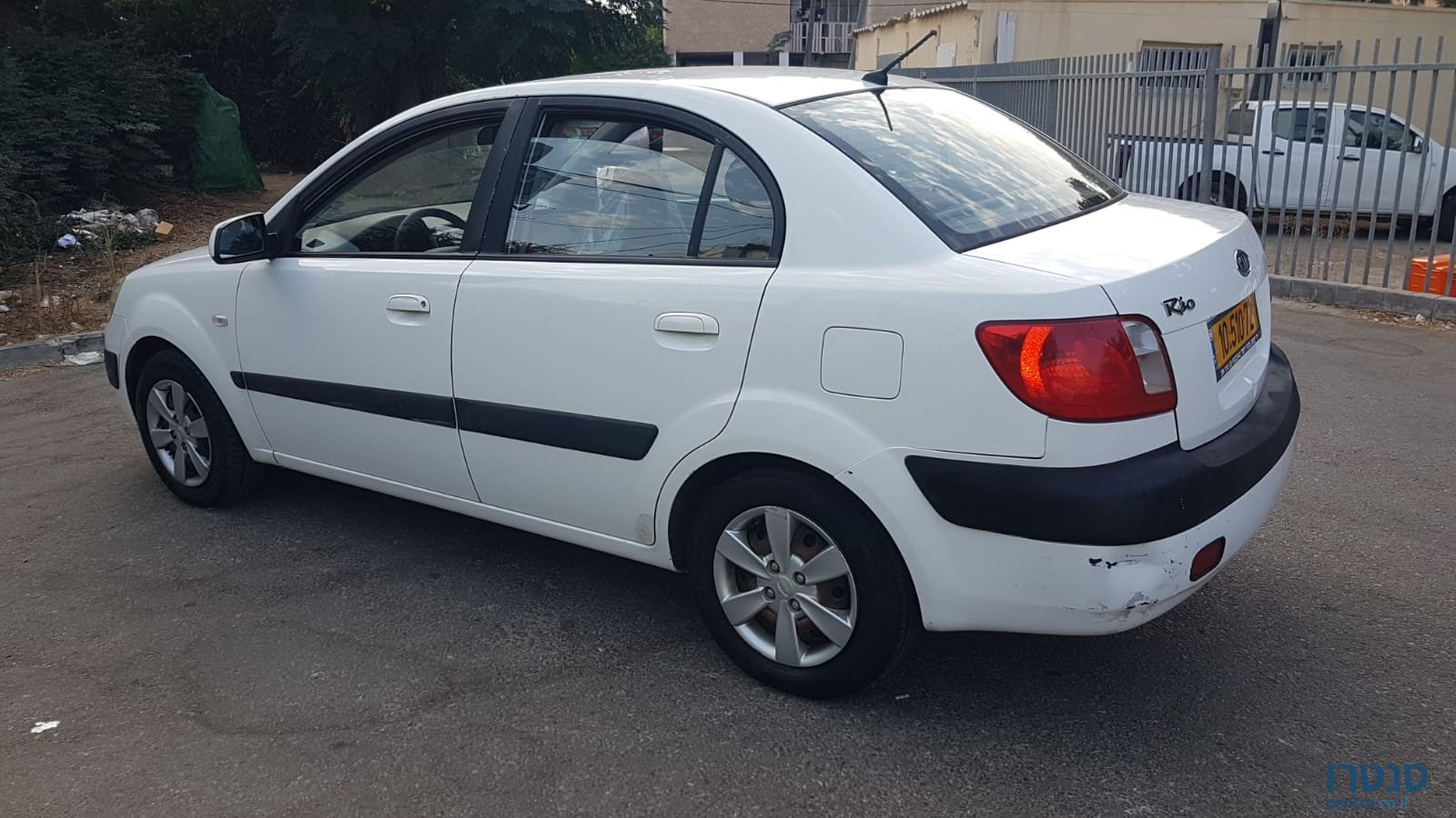 2009' Kia Rio photo #3