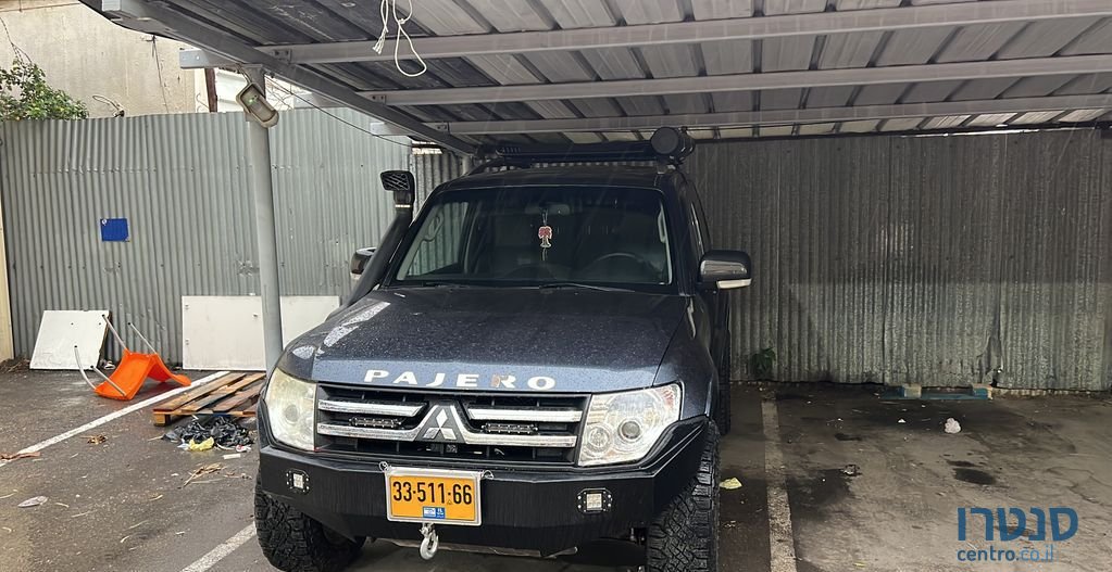 2008' Mitsubishi Pajero מיצובישי פג'רו photo #1