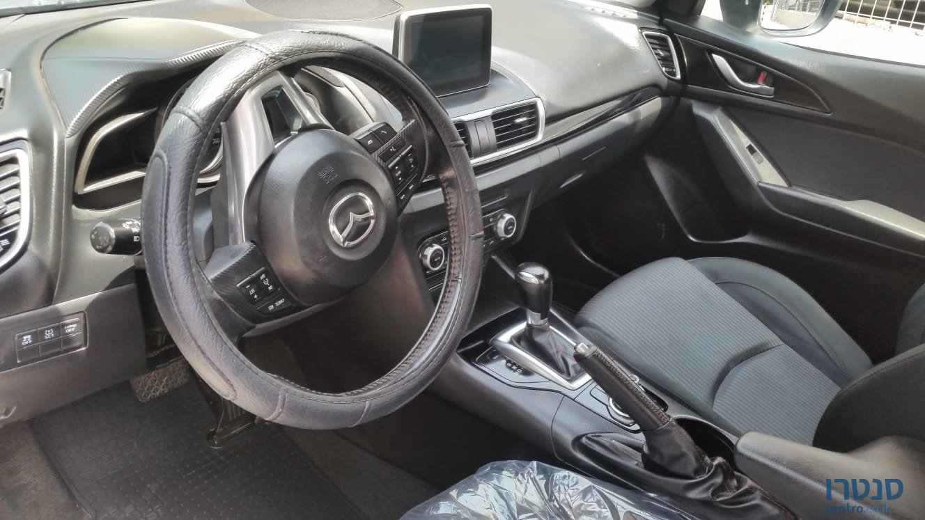 2015' Mazda 3 photo #5