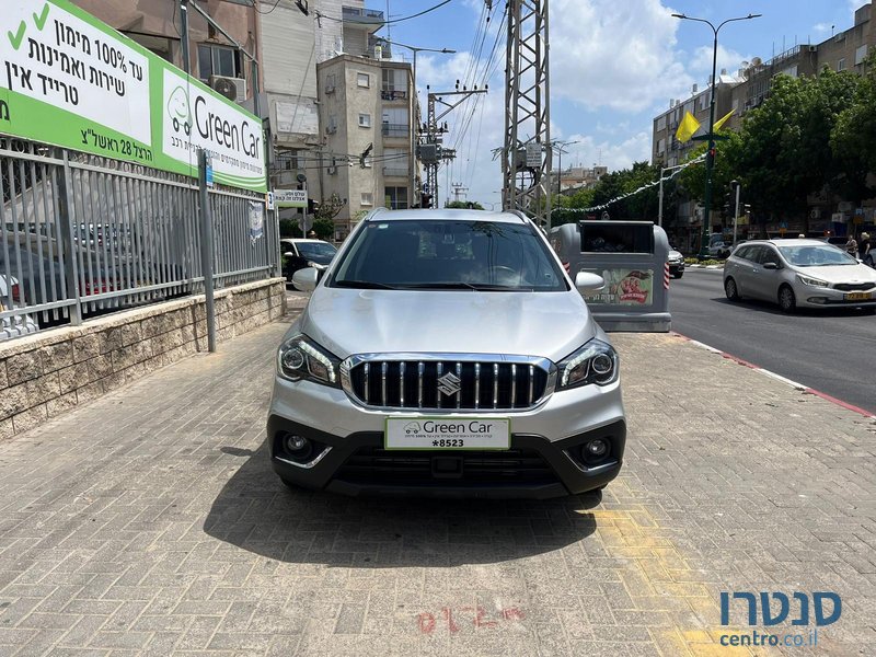 2020' Suzuki SX4 photo #1