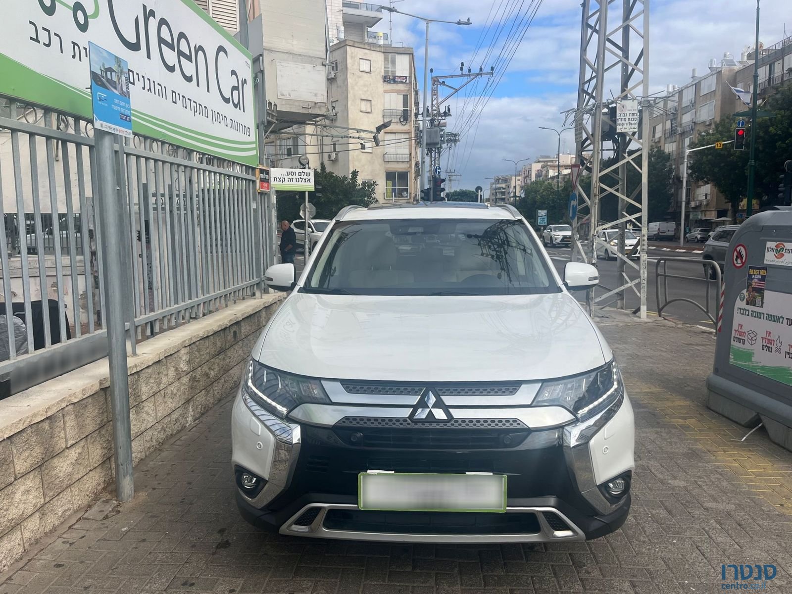 2019' Mitsubishi Outlander photo #3