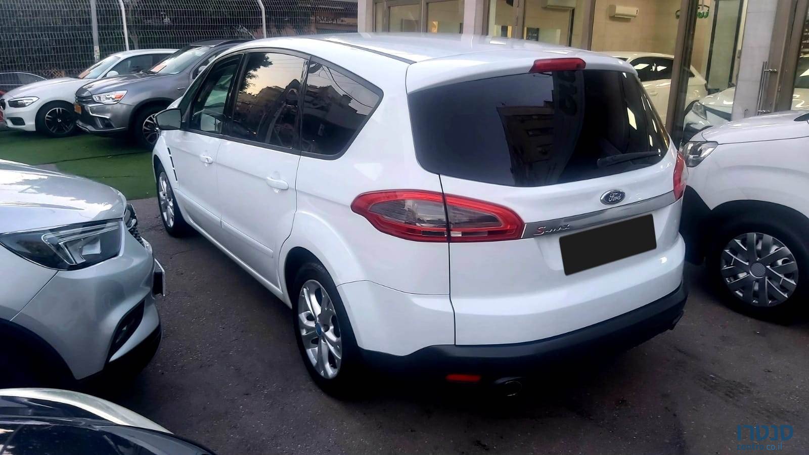 2013' Ford S-Max photo #3