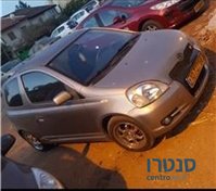 2004' Toyota Auris photo #1