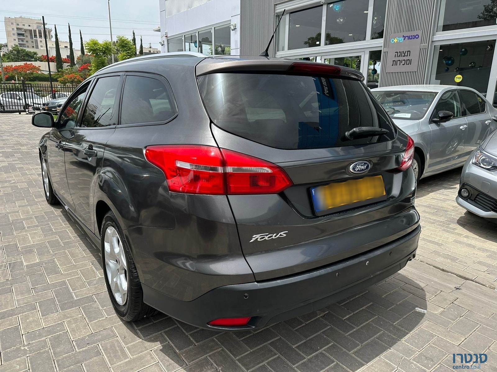 2016' Ford Focus photo #4