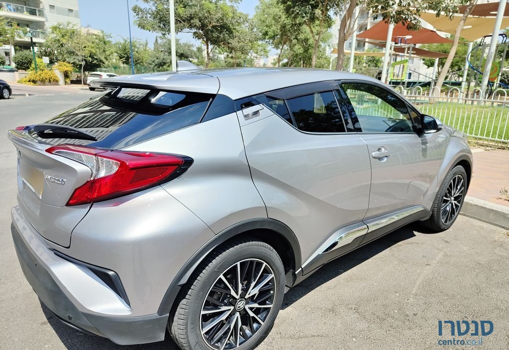 2018' Toyota C-HR טויוטה photo #4