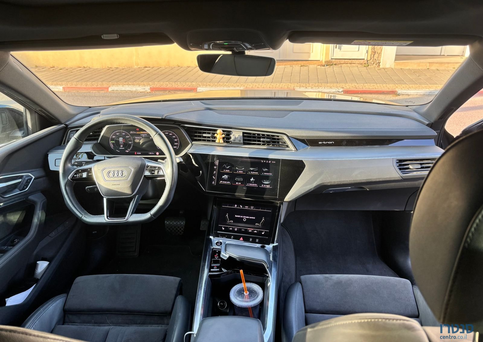 2022' Audi e-tron אאודי photo #4