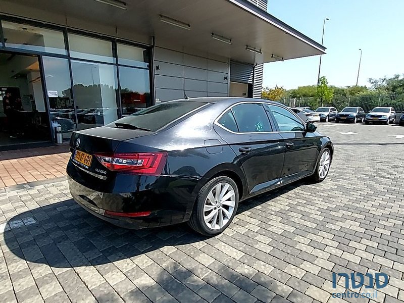 2018' Skoda Superb סקודה סופרב photo #5