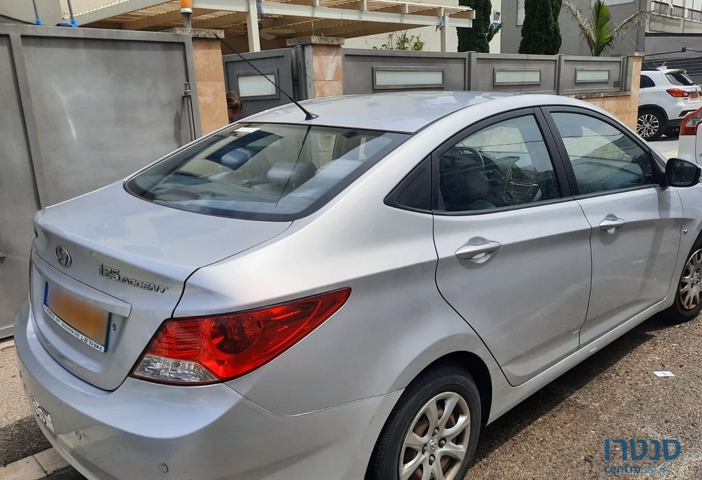 2012' Hyundai i25 יונדאי photo #4