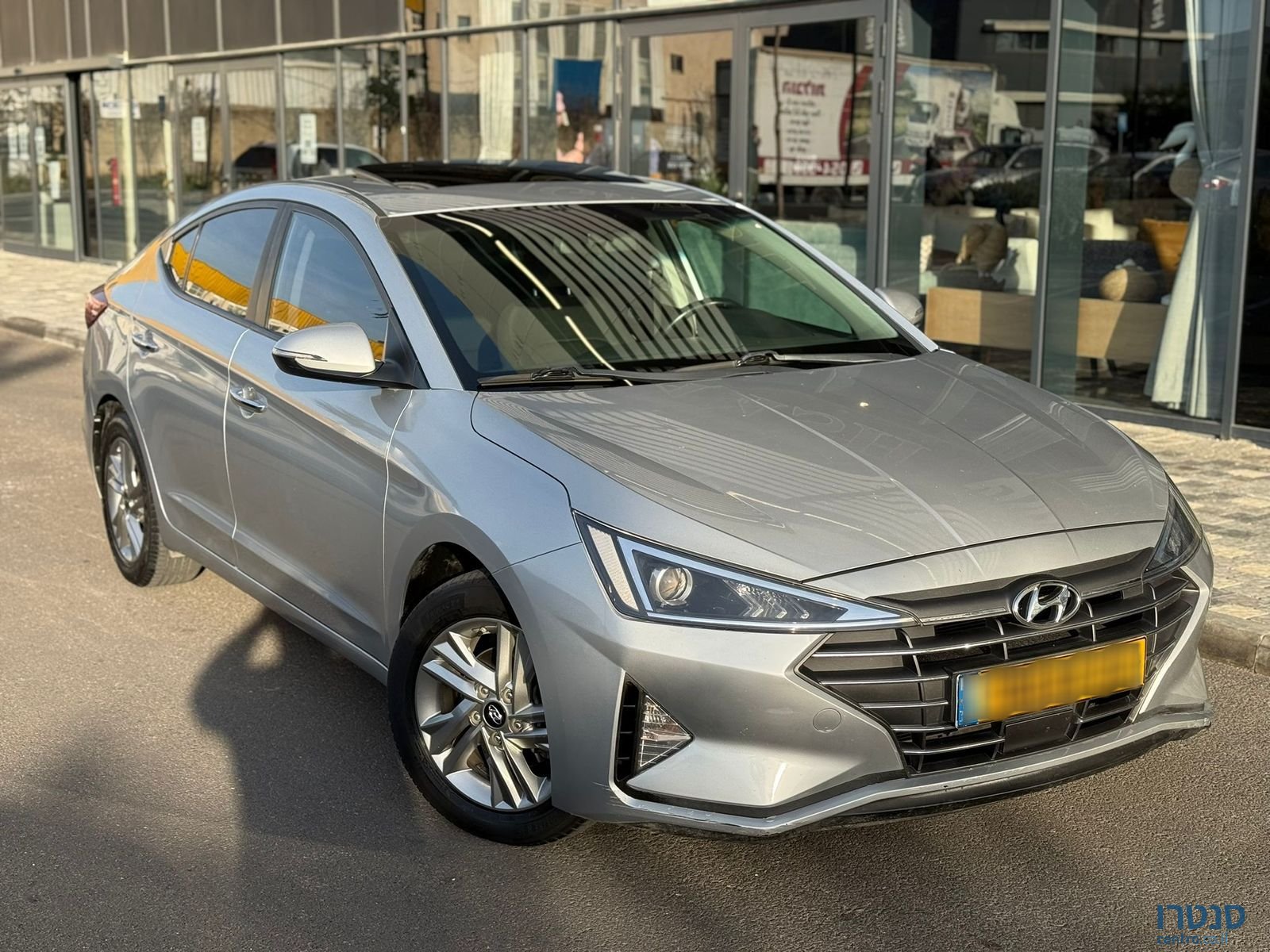 2020' Citroen photo #2