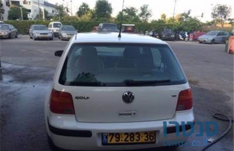 2003' Volkswagen Golf photo #4