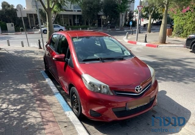 2012' Toyota Yaris טויוטה יאריס photo #1