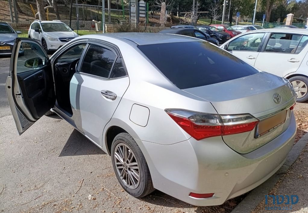 2018' Toyota Corolla טויוטה קורולה photo #3