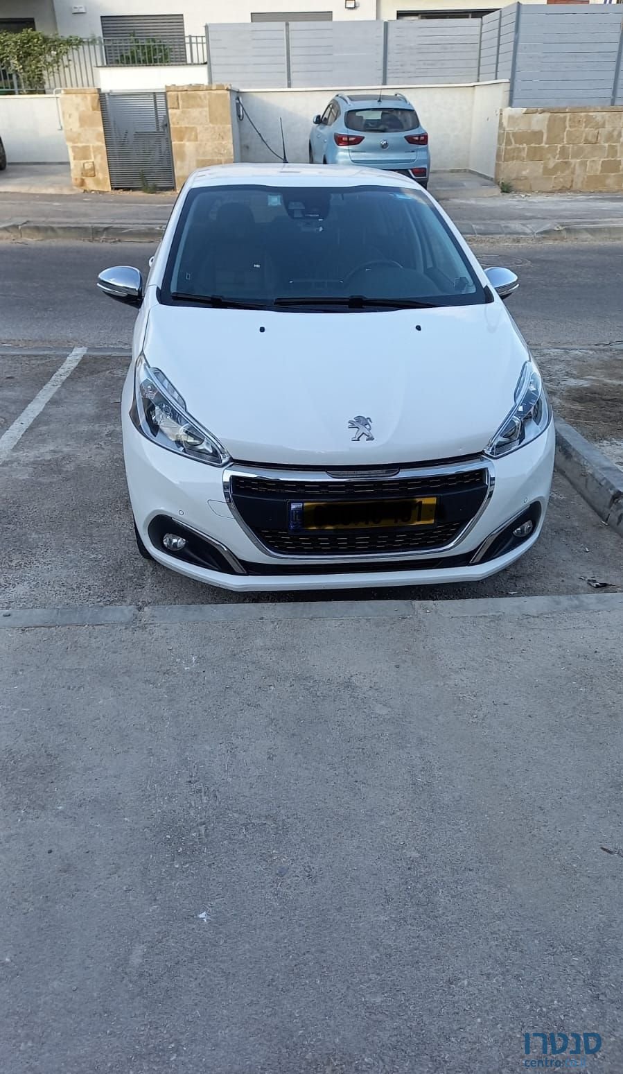 2019' Peugeot 208 פיג'ו photo #3