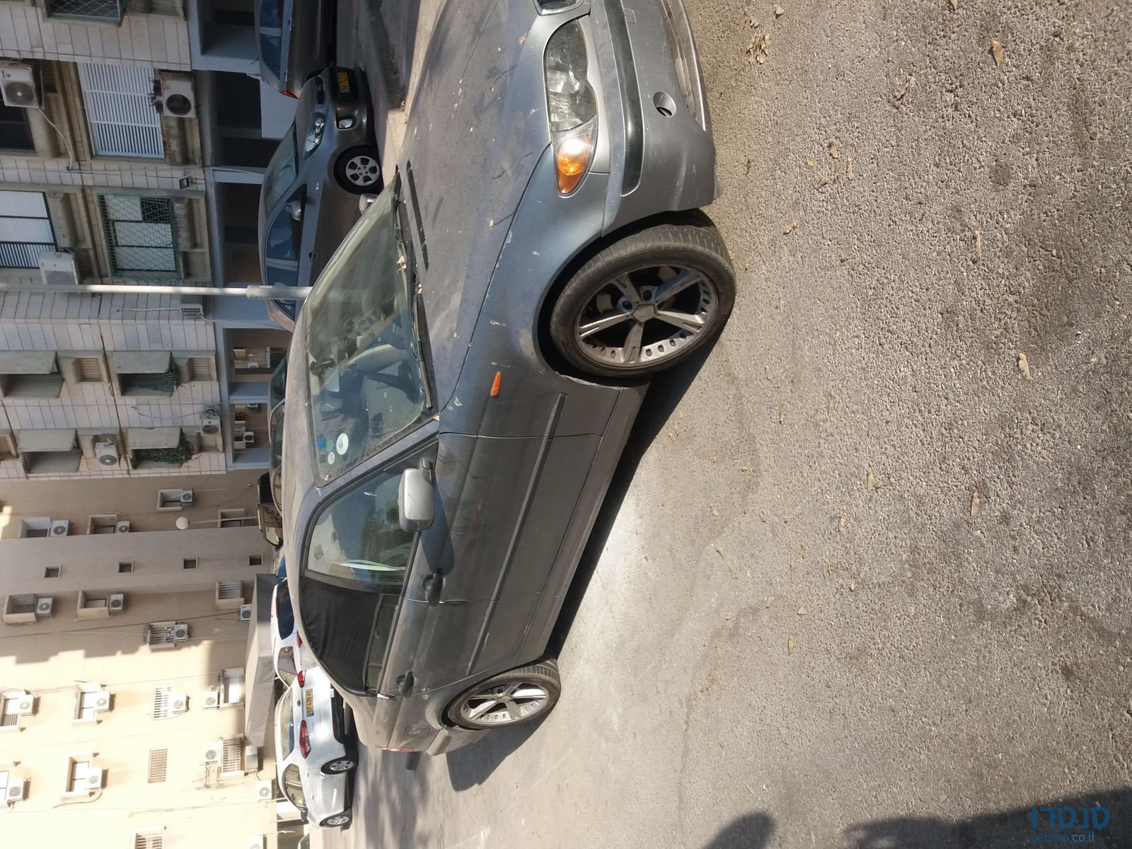 2005' BMW 318 photo #1