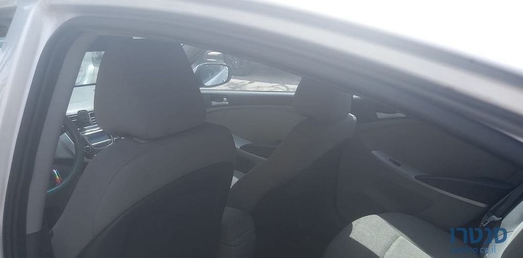 2012' Hyundai i25 יונדאי photo #6