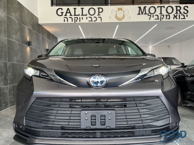 2022' Toyota Sienna טויוטה סיינה photo #6