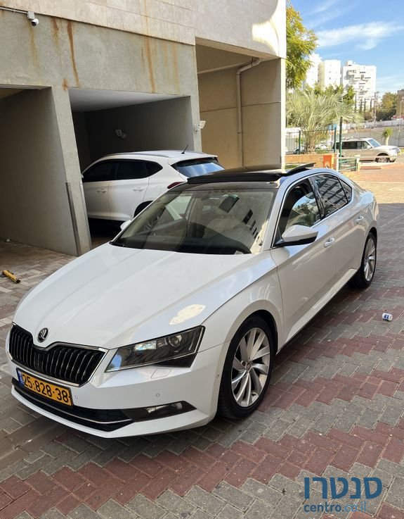 2016' Skoda Superb סקודה סופרב photo #2