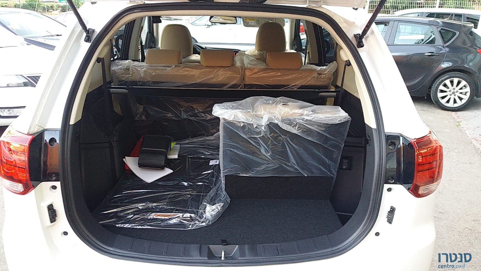 2020' Mitsubishi Outlander photo #4