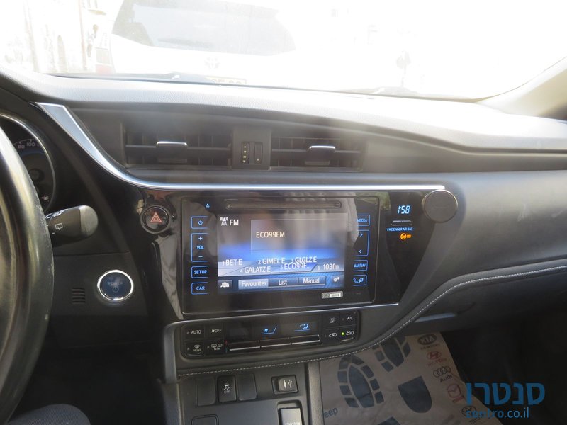 2017' Toyota Auris טויוטה אוריס photo #1