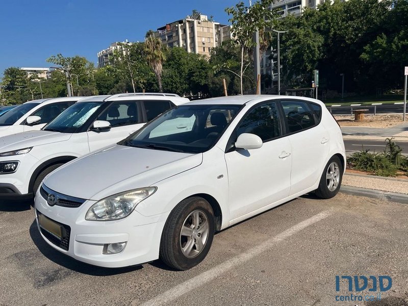 2008' Hyundai i30 יונדאי photo #2