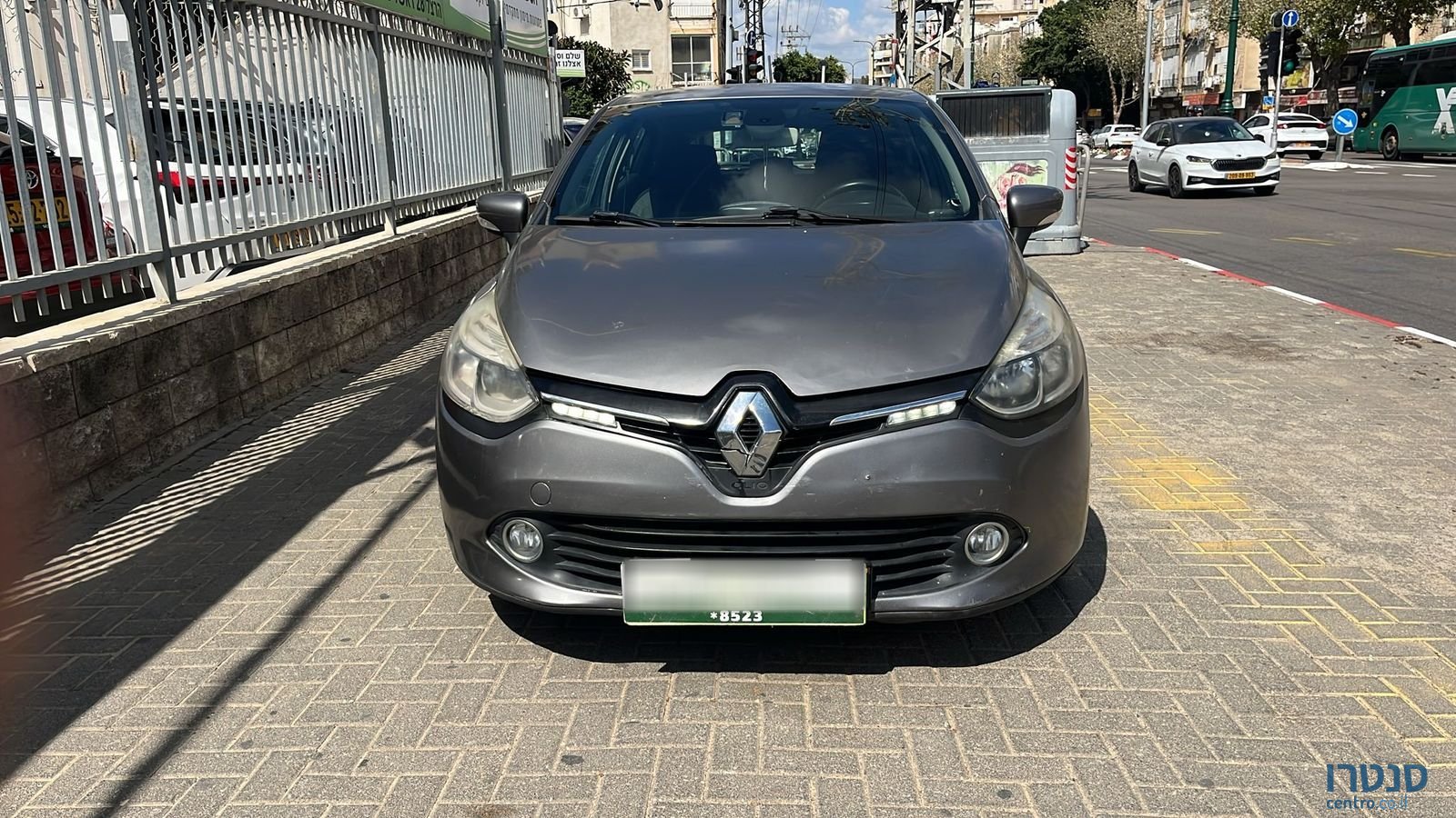 2014' Renault Clio photo #3