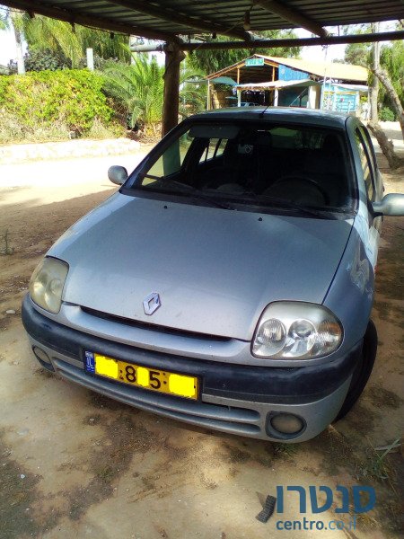 2002' Renault Clio photo #1