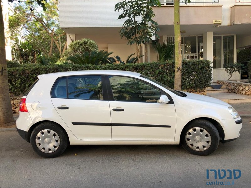 2006' Volkswagen Golf TRENDLINE photo #3