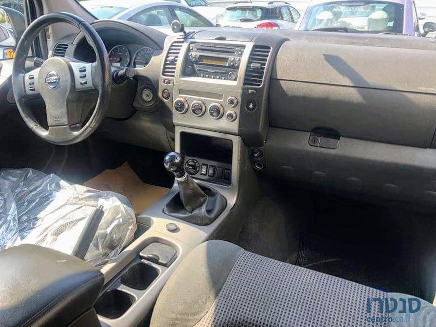 2006' Nissan Pathfinder photo #3