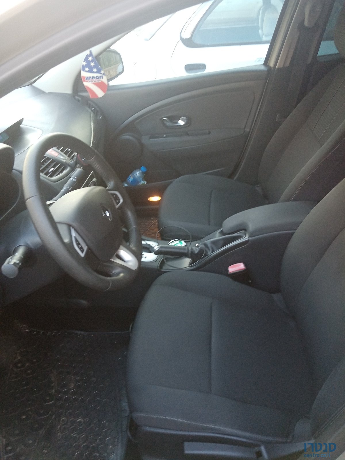 2010' Renault Fluence photo #4