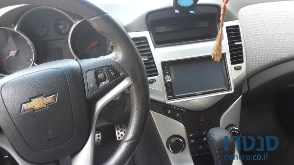 2010' Chevrolet Cruze photo #4