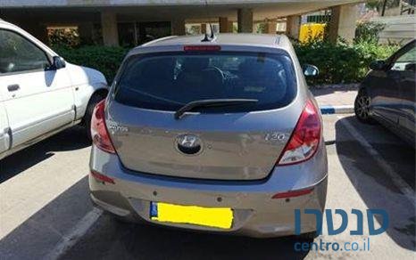 2012' Hyundai i20 יונדאי photo #2