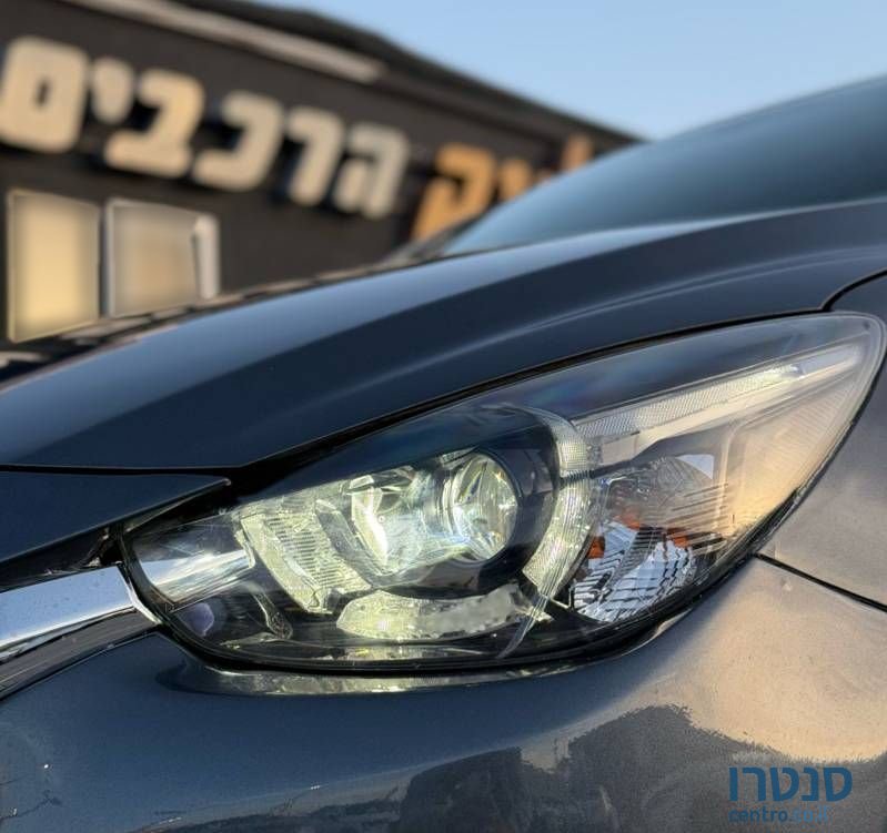 2017' Mazda 2 מאזדה photo #4
