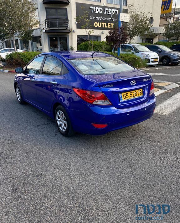 2011' Hyundai i25 יונדאי photo #3