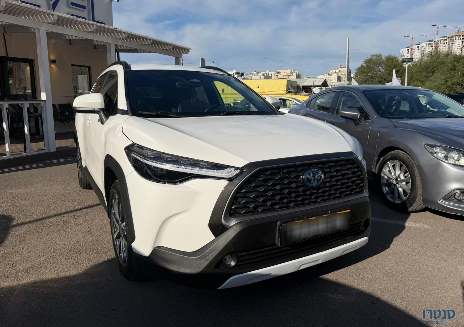 2022' Toyota Corolla Cross טויוטה קורולה קרוס photo #3