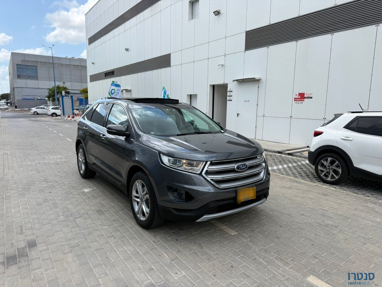 2016' Ford Edge photo #2