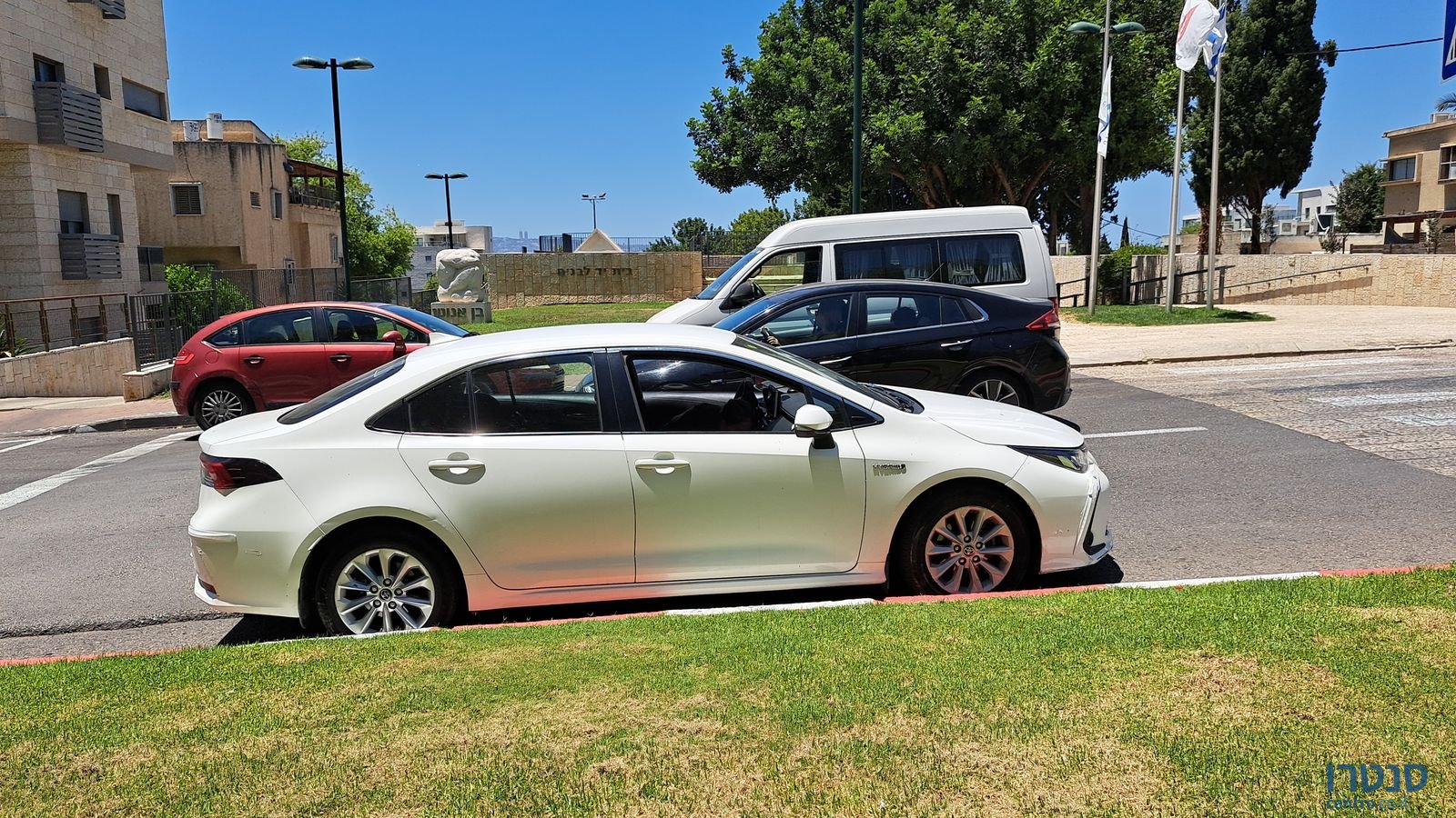 2019' Toyota Corolla טויוטה קורולה photo #1
