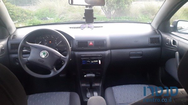 2002' Skoda Octavia photo #4