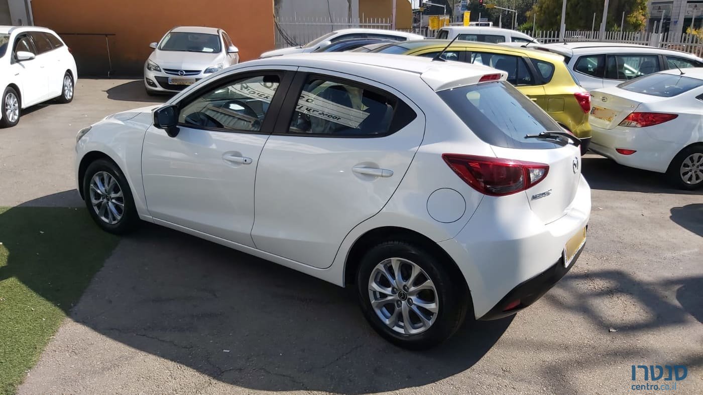 2016' Mazda 2 photo #2