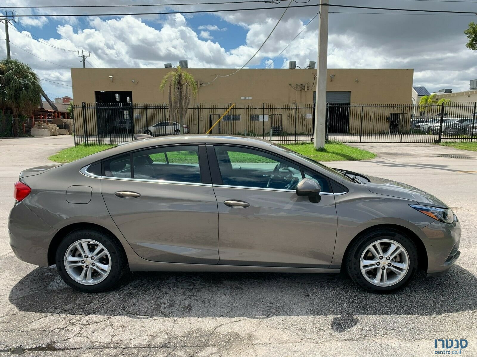 2018' Chevrolet Corsica photo #3