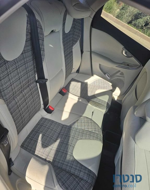 2018' Volvo V40 וולוו photo #4