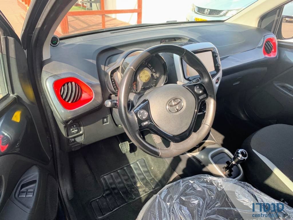 2016' Toyota Aygo photo #5