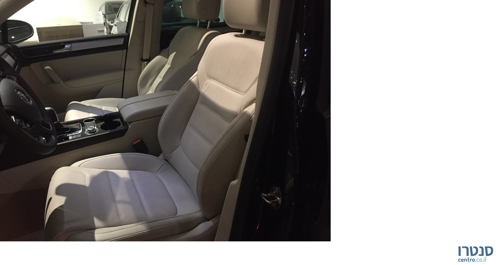 2015' Volkswagen Touareg photo #5